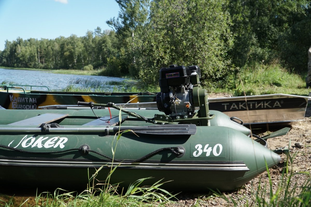 Лодочный мотор - болотоход БУРЛАК 15 л.с.