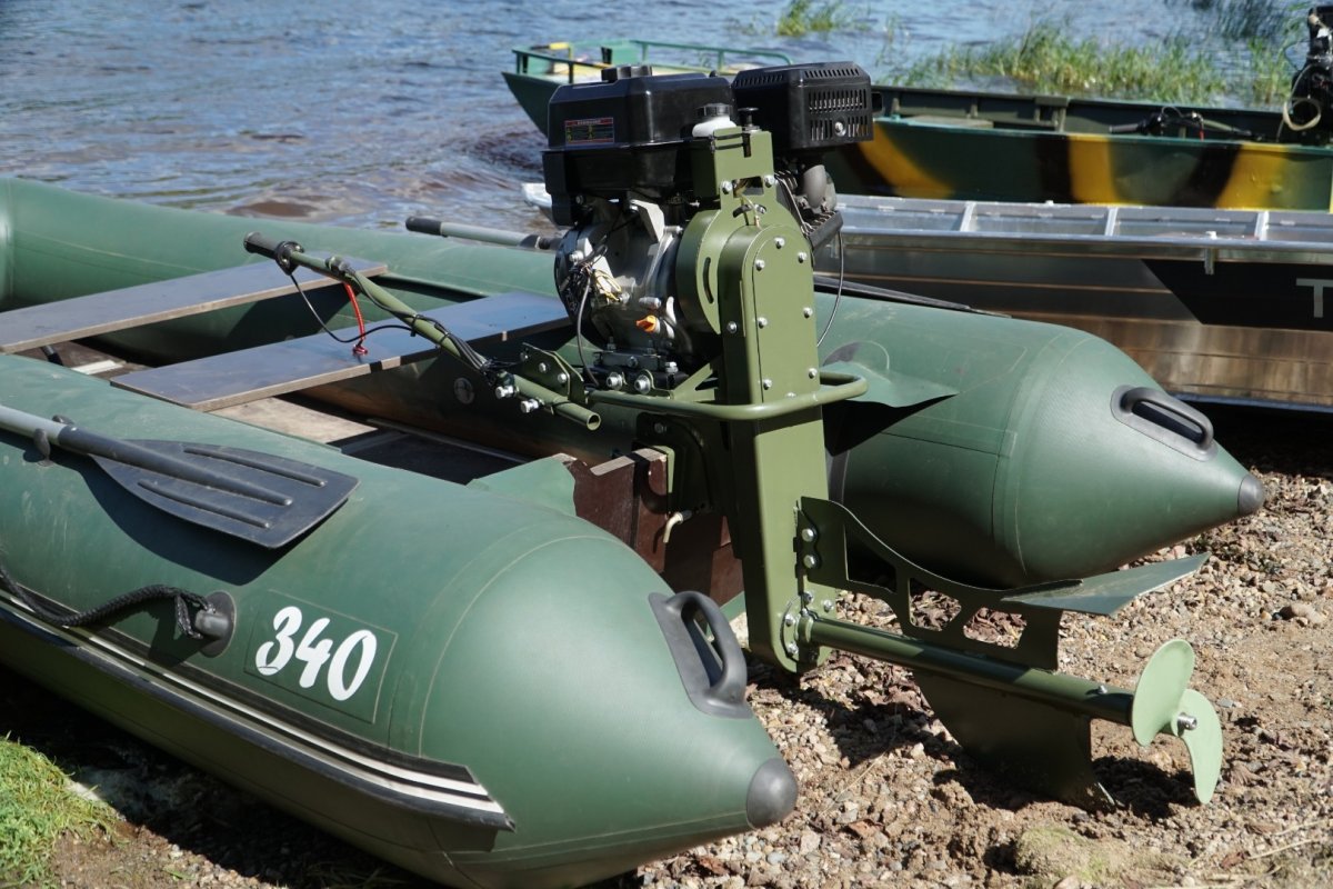 Лодочный мотор - болотоход БУРЛАК 15 л.с.